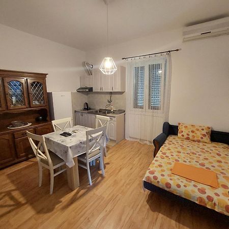 Kjara Apartments Tivat Exteriör bild