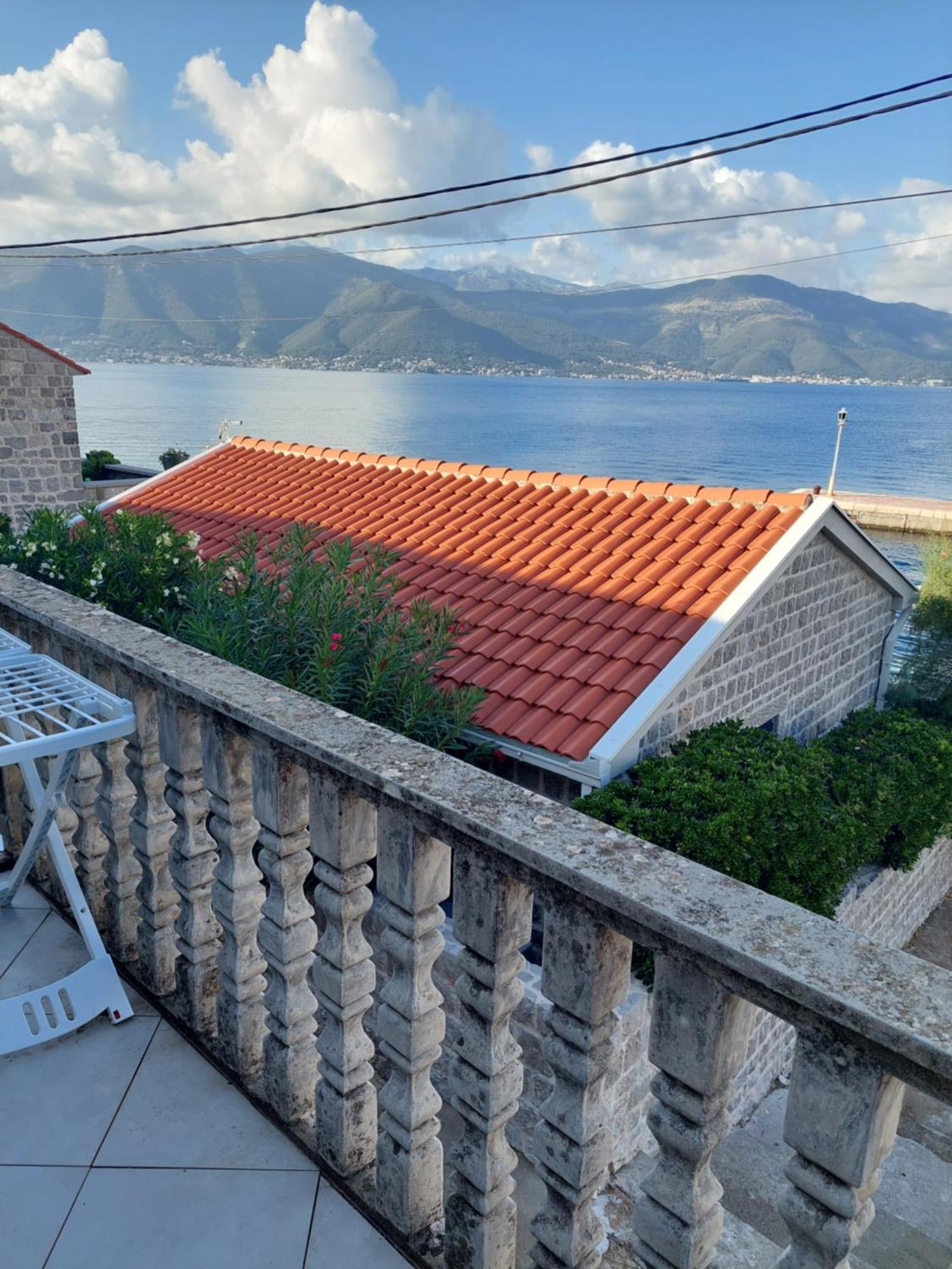 Kjara Apartments Tivat Exteriör bild