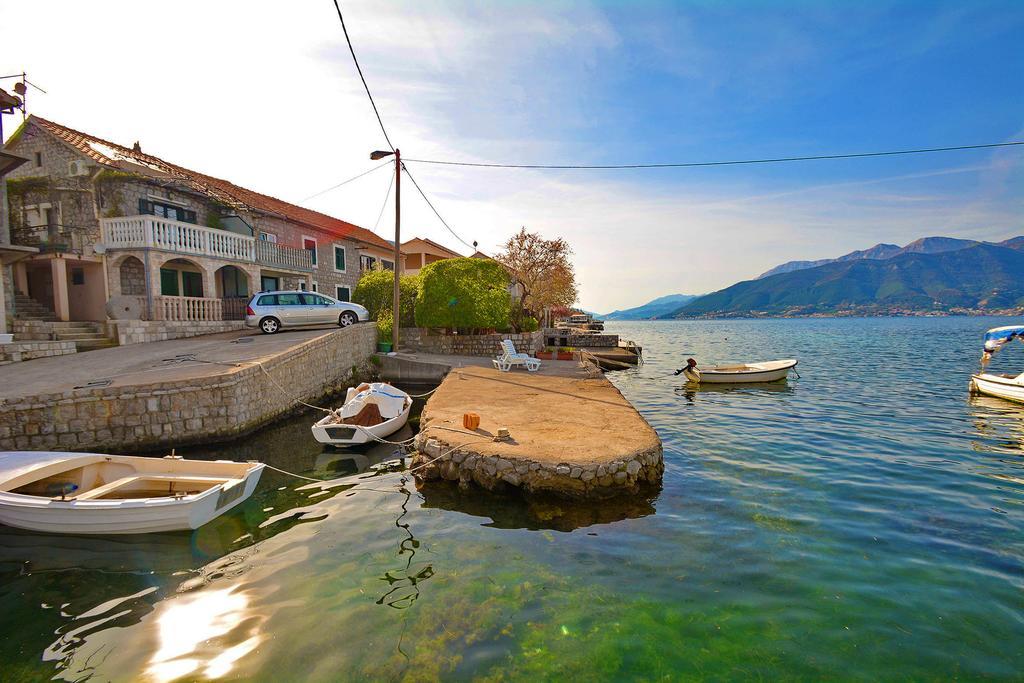 Kjara Apartments Tivat Exteriör bild