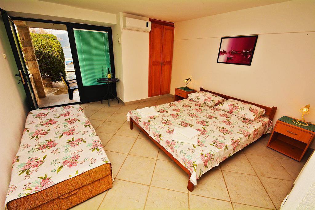 Kjara Apartments Tivat Exteriör bild