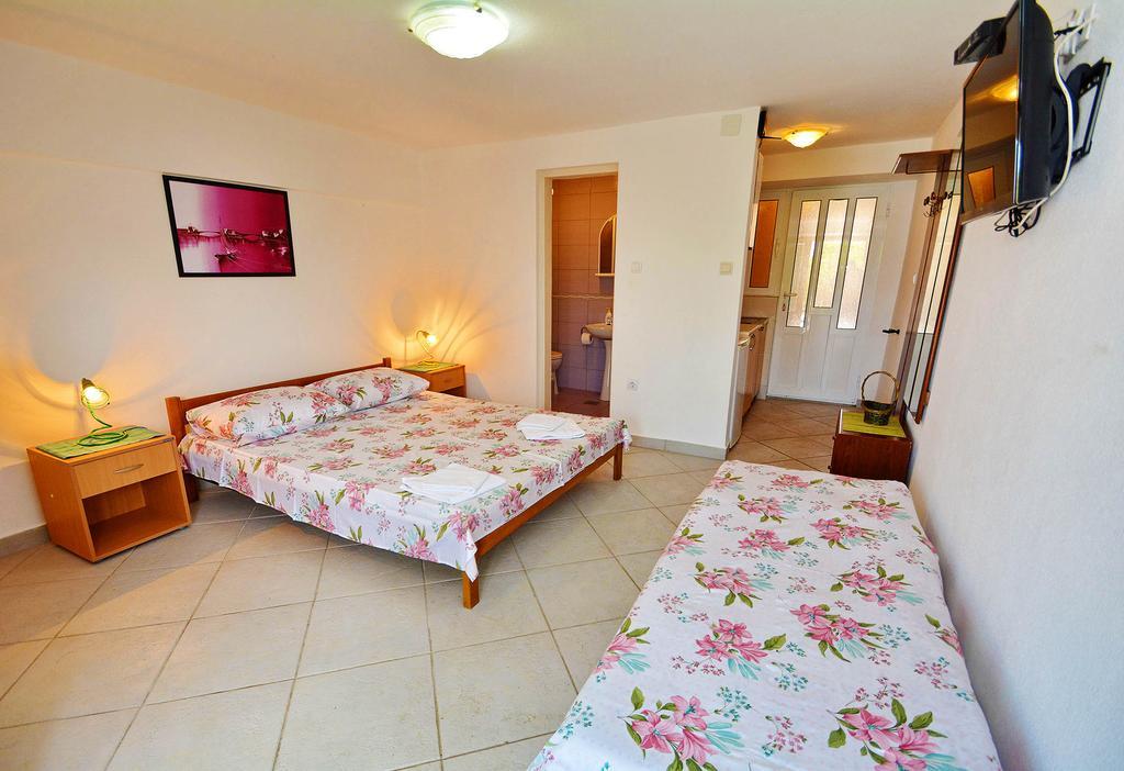 Kjara Apartments Tivat Exteriör bild