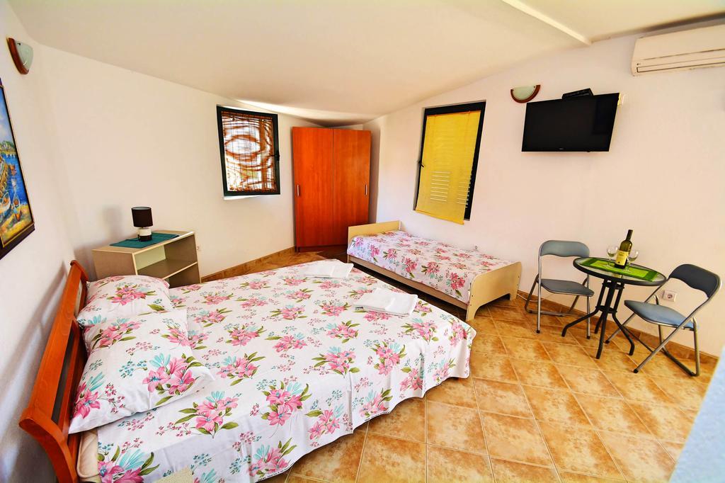 Kjara Apartments Tivat Exteriör bild