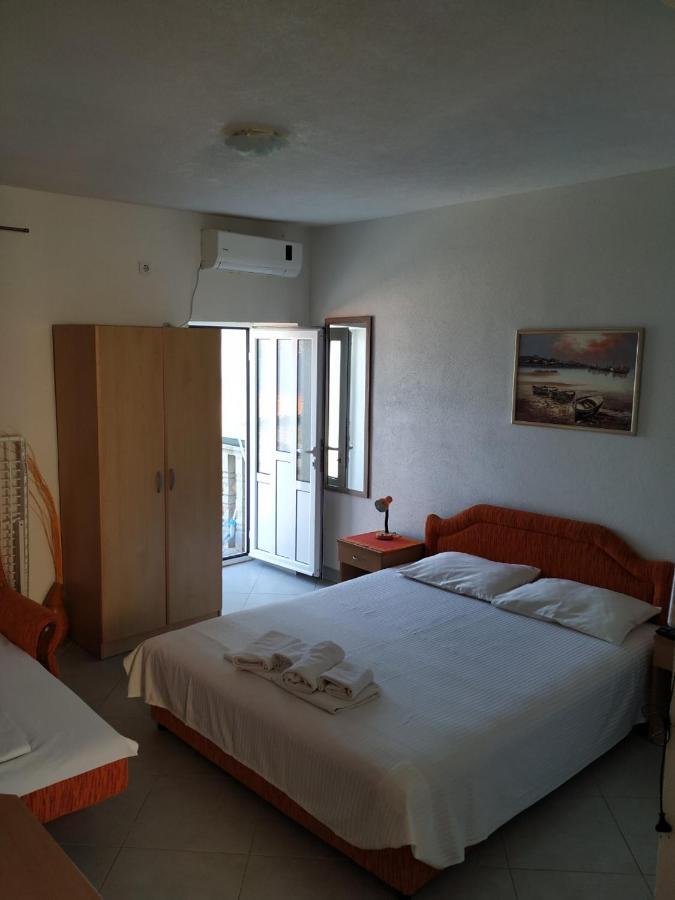 Kjara Apartments Tivat Exteriör bild